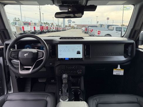 New 2025 Ford Bronco Badlands image 32