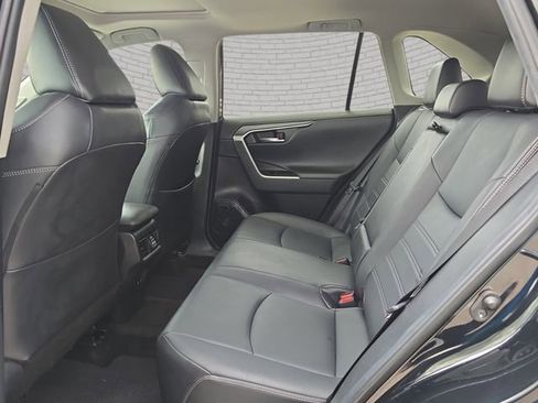 Used 2020 Toyota RAV4 Limited FWD image 15