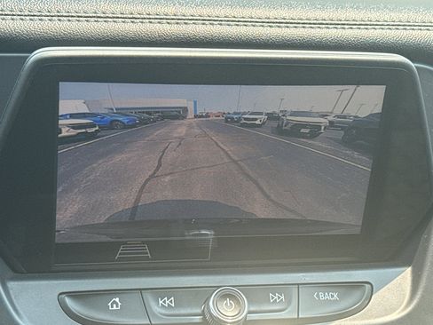 Used 2021 Chevrolet Blazer LT FWD image 18