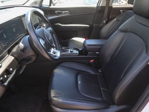 Certified 2025 Kia Sportage EX FWD image 18