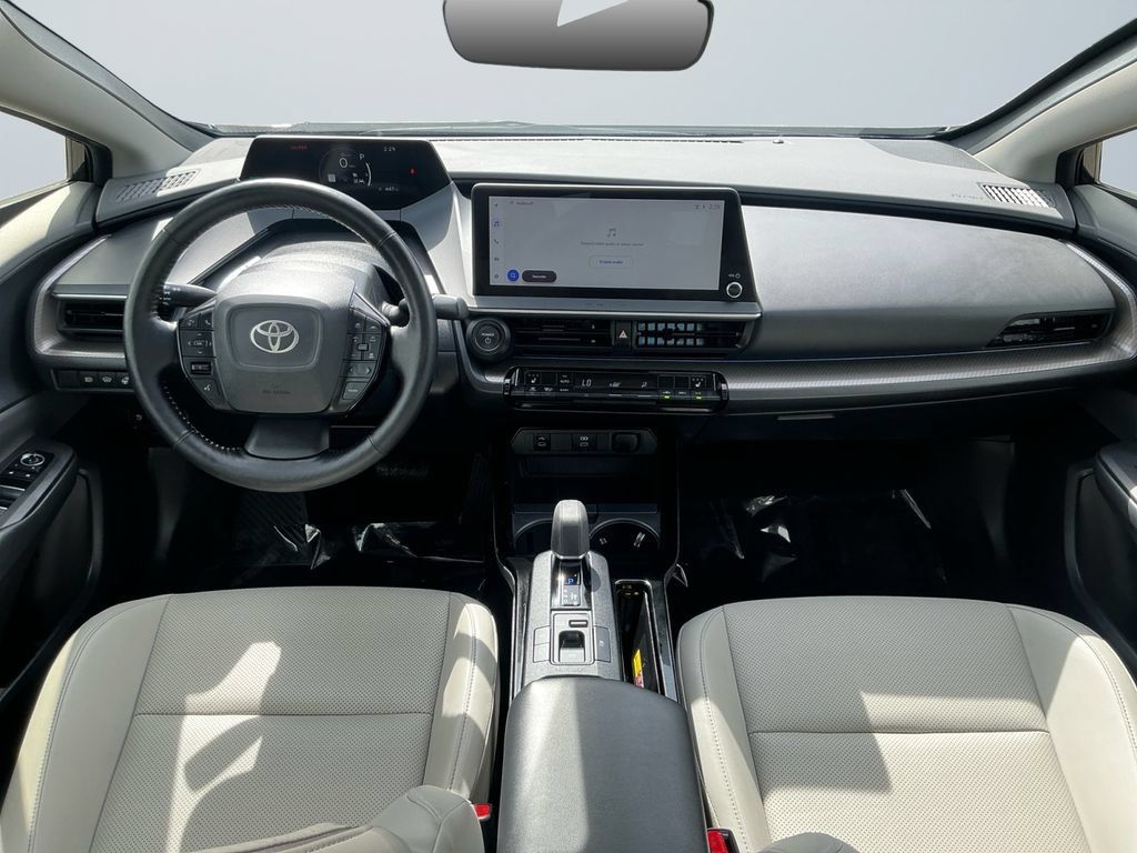 Used 2025 Toyota Prius XLE FWD image 11