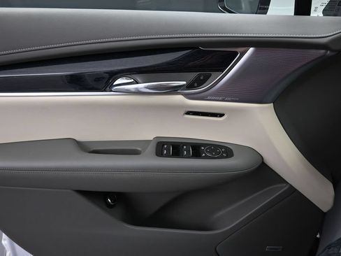 Certified 2023 Cadillac XT6 Premium Luxury AWD/4WD image 15