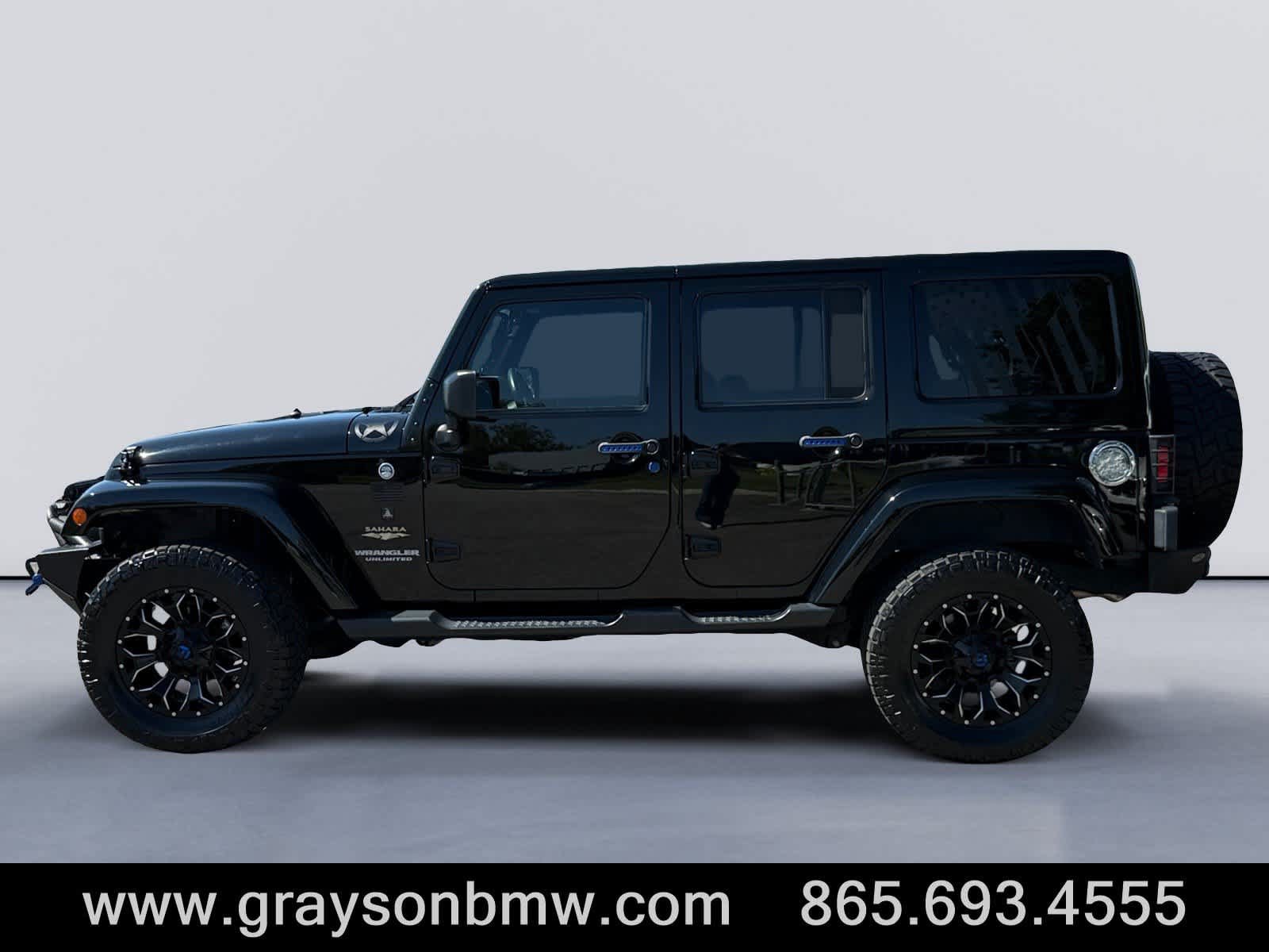 Used 2015 Jeep Wrangler Unlimited Sahara w/ Connectivity Group AWD/4WD image 6