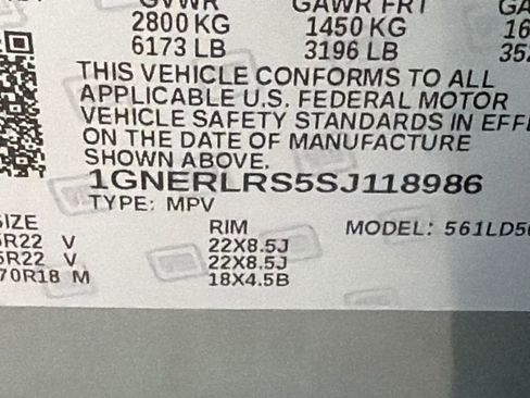 Used 2025 Chevrolet Traverse RS FWD image 33