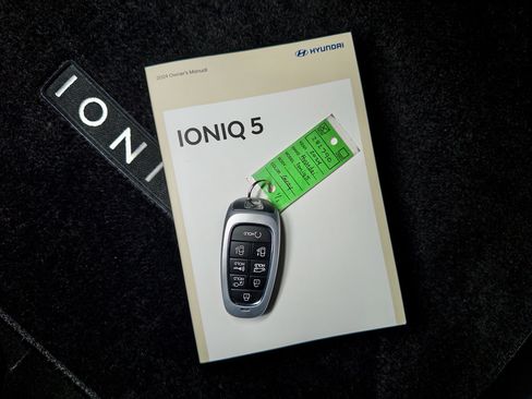 Used 2024 Hyundai Ioniq 5 Limited image 25