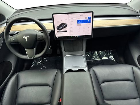 Used 2025 Tesla Model Y Long Range AWD/4WD image 54