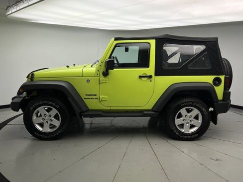 Used 2017 Jeep Wrangler Sport AWD/4WD image 2