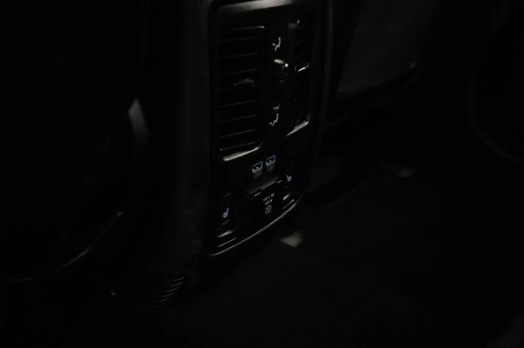 Used 2021 Dodge Durango R/T w/ Blacktop Package AWD/4WD image 43