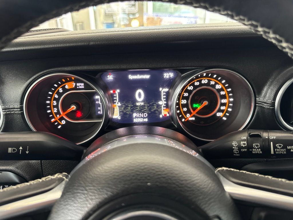 Used 2019 Jeep Wrangler Unlimited Sahara AWD/4WD image 13