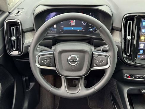 Certified 2025 Volvo XC40 B5 Plus image 12