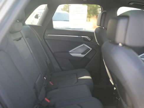 Used 2024 Audi Q3 2.0T Premium Plus image 23