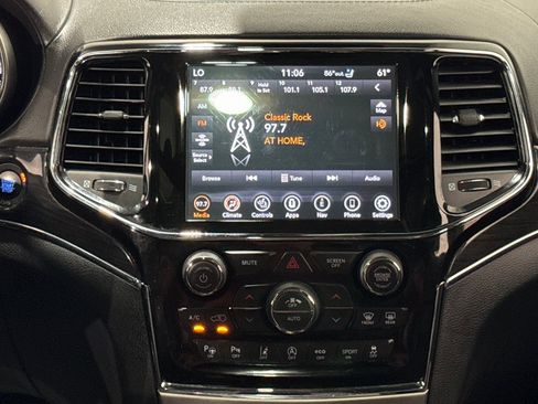 Used 2020 Jeep Grand Cherokee Overland image 12