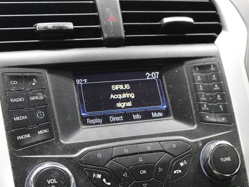 Used 2015 Ford Fusion SE FWD image 30
