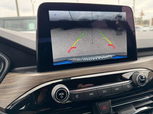 Certified 2020 Ford Escape Titanium image 21