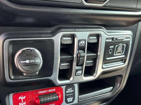 Used 2021 Jeep Gladiator Rubicon AWD/4WD image 27
