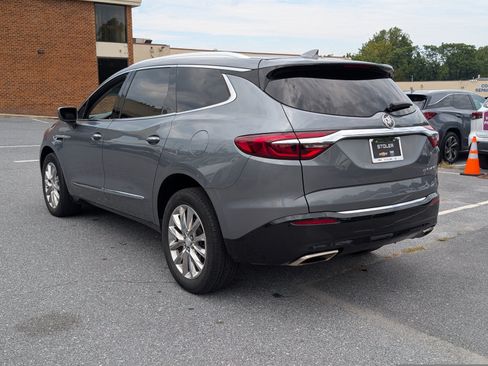 Used 2019 Buick Enclave Essence AWD/4WD image 3