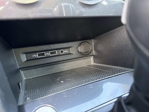 Used 2020 Volkswagen Tiguan SEL image 34