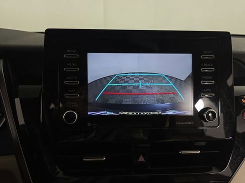 Used 2021 Toyota Camry LE image 14