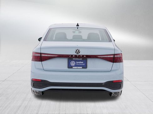 Certified 2025 Volkswagen Jetta SE image 6