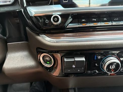 Used 2024 GMC Sierra 1500 SLT w/ SLT Premium Plus Package AWD/4WD image 26