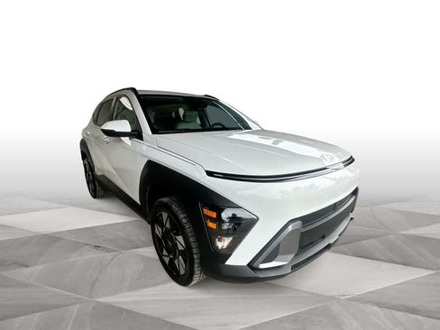 Used 2024 Hyundai Kona SEL AWD/4WD image 2