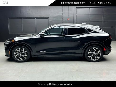 Used 2021 Ford Mustang Mach-E Premium image 4