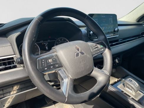 Used 2023 Mitsubishi Outlander SE AWD/4WD image 7