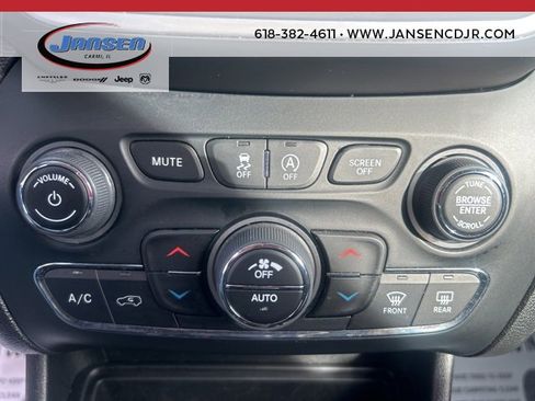 Used 2023 Jeep Cherokee Altitude Lux image 24