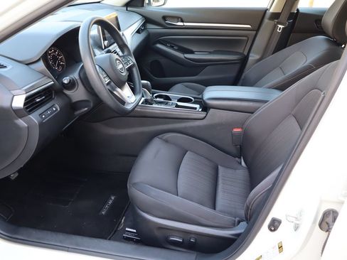 Used 2023 Nissan Altima 2.5 SV FWD image 15