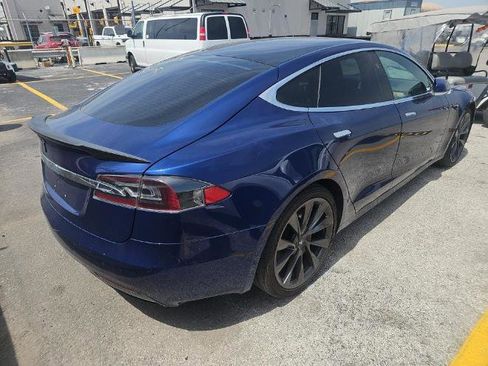 Used 2020 Tesla Model S Long Range Plus image 5
