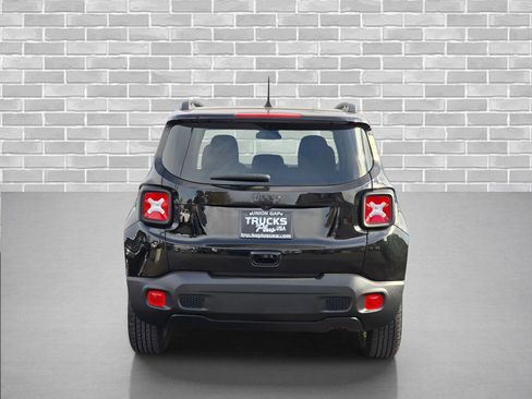 Used 2023 Jeep Renegade Latitude AWD/4WD image 4