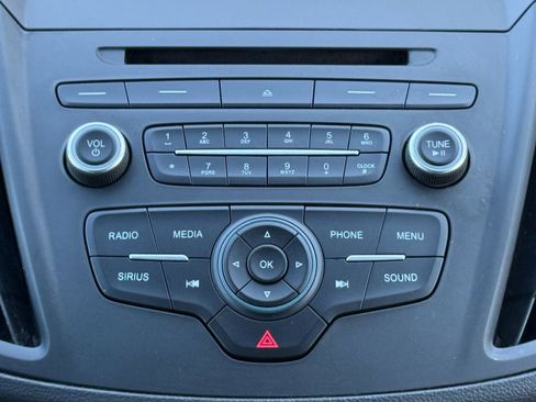 Used 2017 Ford Escape SE image 23