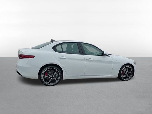 Used 2023 Alfa Romeo Giulia Ti AWD/4WD image 4