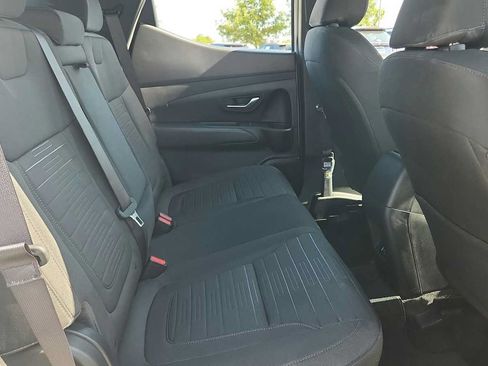Used 2025 Hyundai Santa Cruz SE FWD image 42