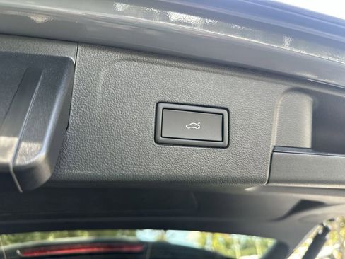 New 2025 Volkswagen Atlas Peak Edition SE image 26