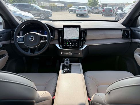 Certified 2026 Volvo XC90 B6 Plus AWD/4WD image 15