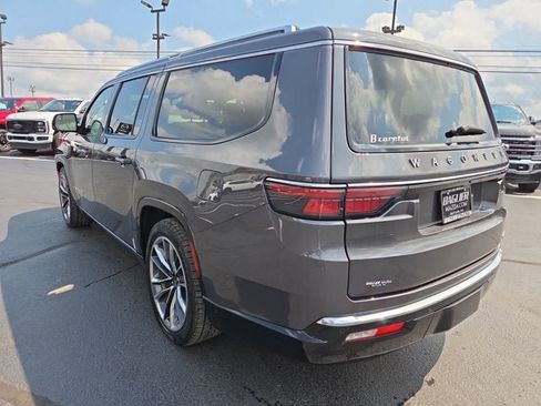 Used 2024 Jeep Wagoneer L Series III w/ Premium Group I AWD/4WD image 4