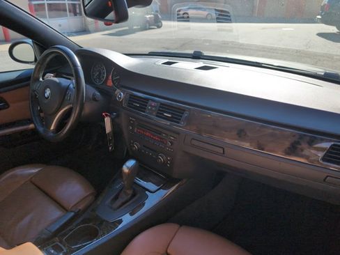 Used 2008 BMW 328i Convertible image 22