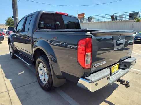 Used 2013 Nissan Frontier SV w/ SV Value Truck Pkg AWD/4WD image 6