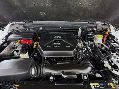 Used 2022 Jeep Wrangler Unlimited Sahara w/ Cold Weather Group image 29