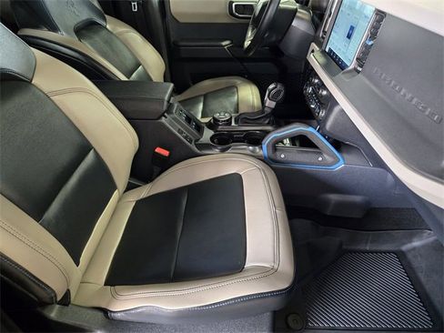 Used 2024 Ford Bronco Wildtrak image 16