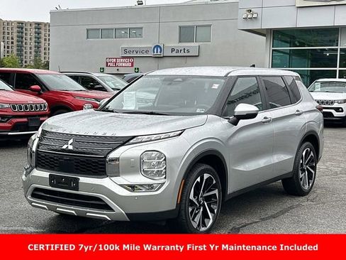 Used 2023 Mitsubishi Outlander SE AWD/4WD image 6