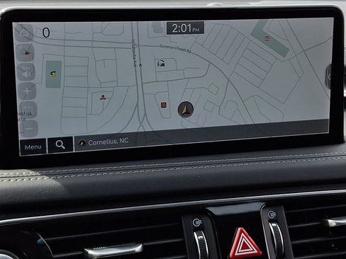 Used 2022 Genesis G70 2.0T image 16