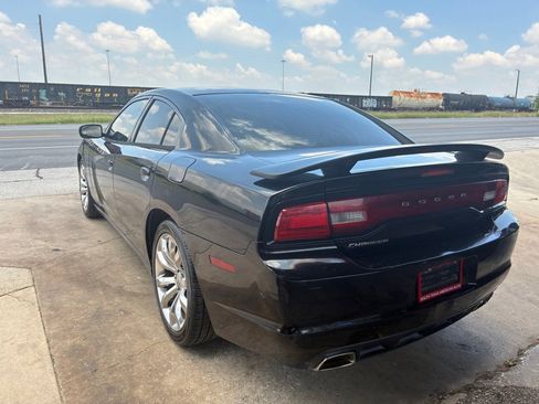 Used 2012 Dodge Charger SE RWD image 20
