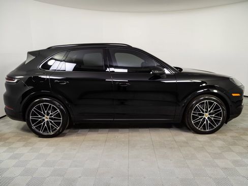 Certified 2024 Porsche Cayenne image 27