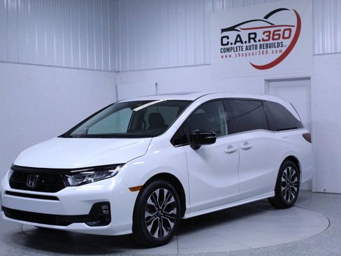 Used 2025 Honda Odyssey Elite image 2