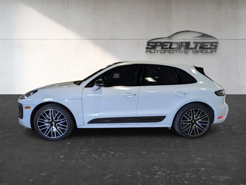 Used 2024 Porsche Macan GTS w/ Sport Chrono Package AWD/4WD image 7