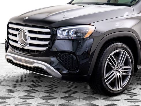 Used 2024 Mercedes-Benz GLS 450 4MATIC image 37
