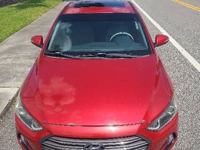 Used 2017 Hyundai Elantra Limited w/ Limited Tech Package 04