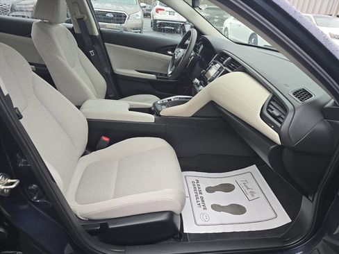 Used 2019 Honda Insight LX image 12